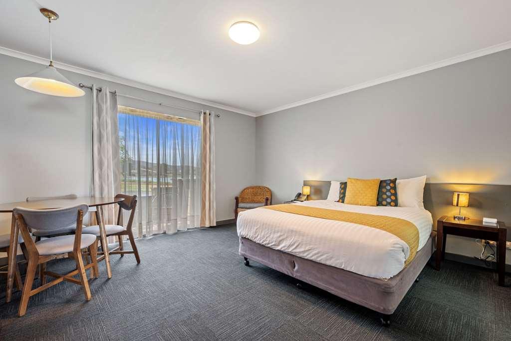 Comfort Inn The Pier Джорджтаун Номер фото